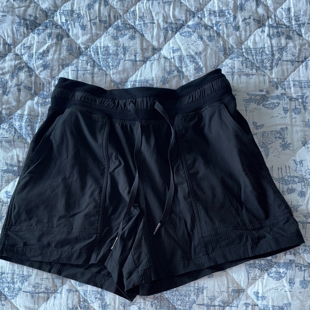Lululemon Dance Studio Short High Rise 3.5”
